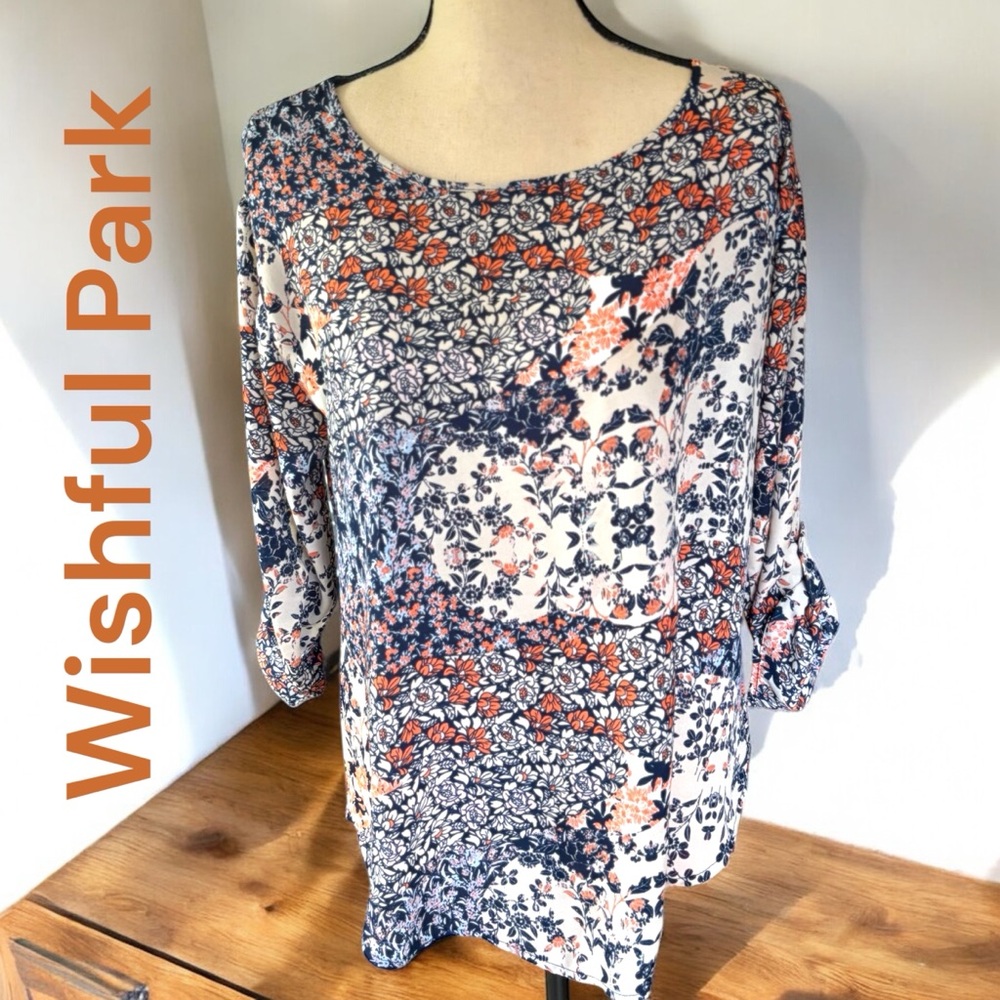 Wishful Park-medium women’s blouse with gold button down back.  So pretty!  EUC!